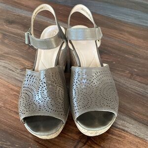 Clarks Women's Maritsa Nila Wedge Sandal Leather